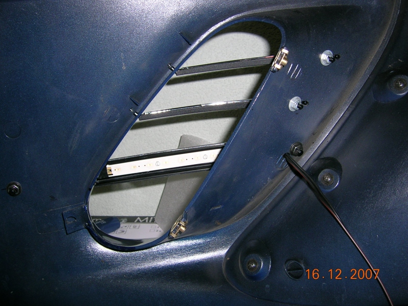 Datei:Chromleiste-LED.jpg